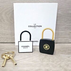 Chanel Beauty lock & key set